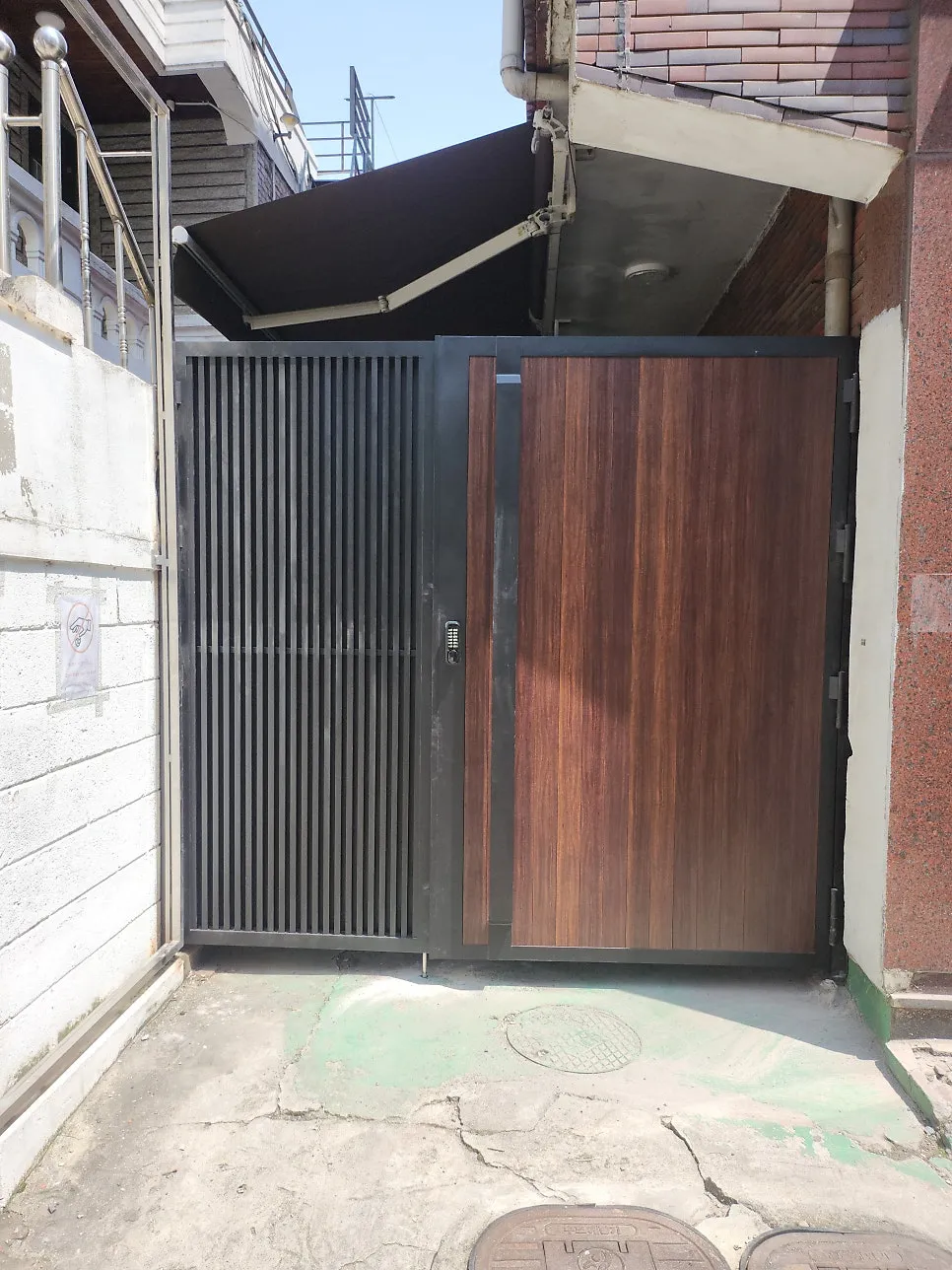 성동구 성수동 상가주택 대문 시공 후
